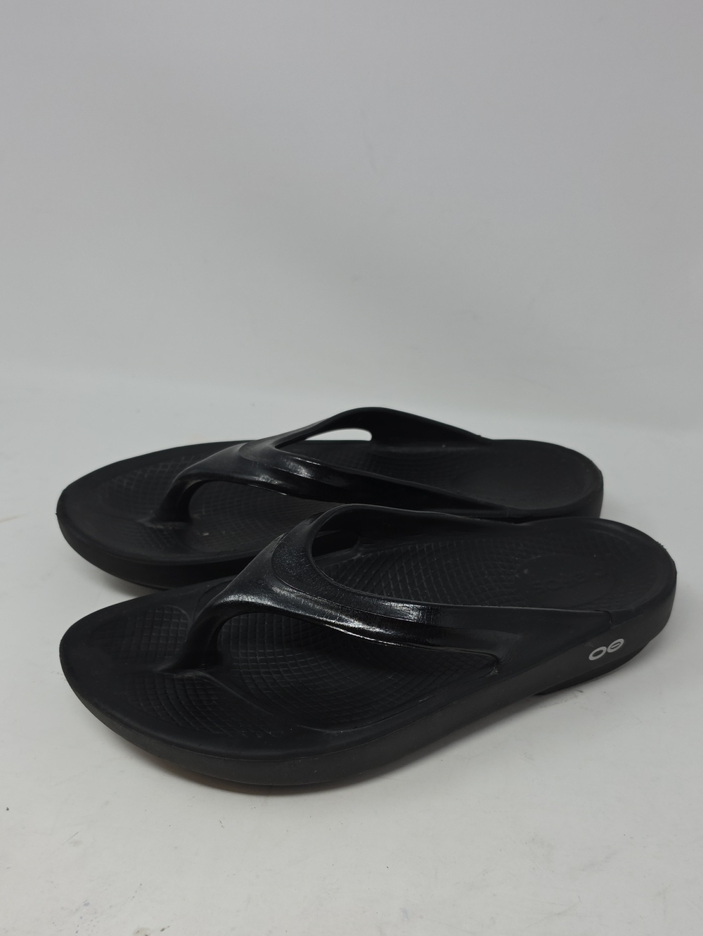 OOFOS Black Women's Sandal - Cushioned Recovery Sole Size 8
